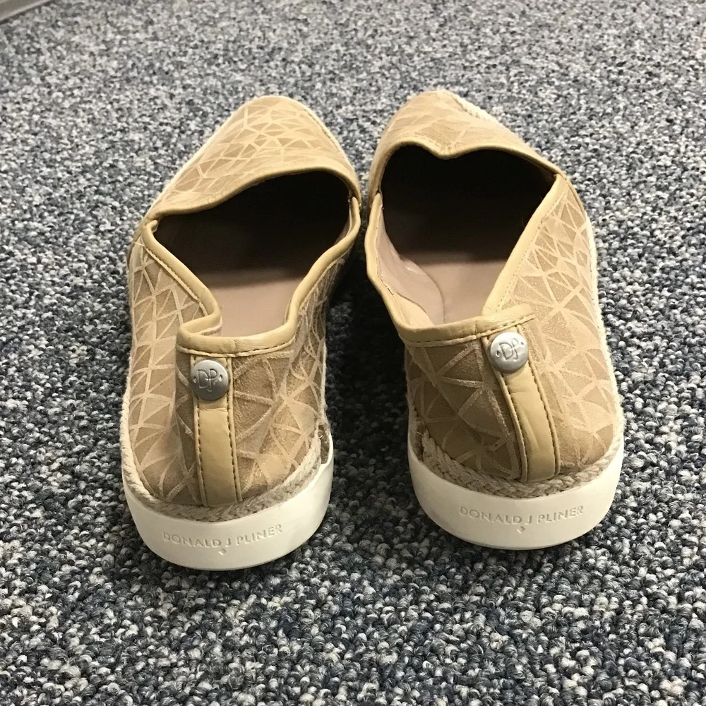 NWT Donald J. Pilsner Shoes